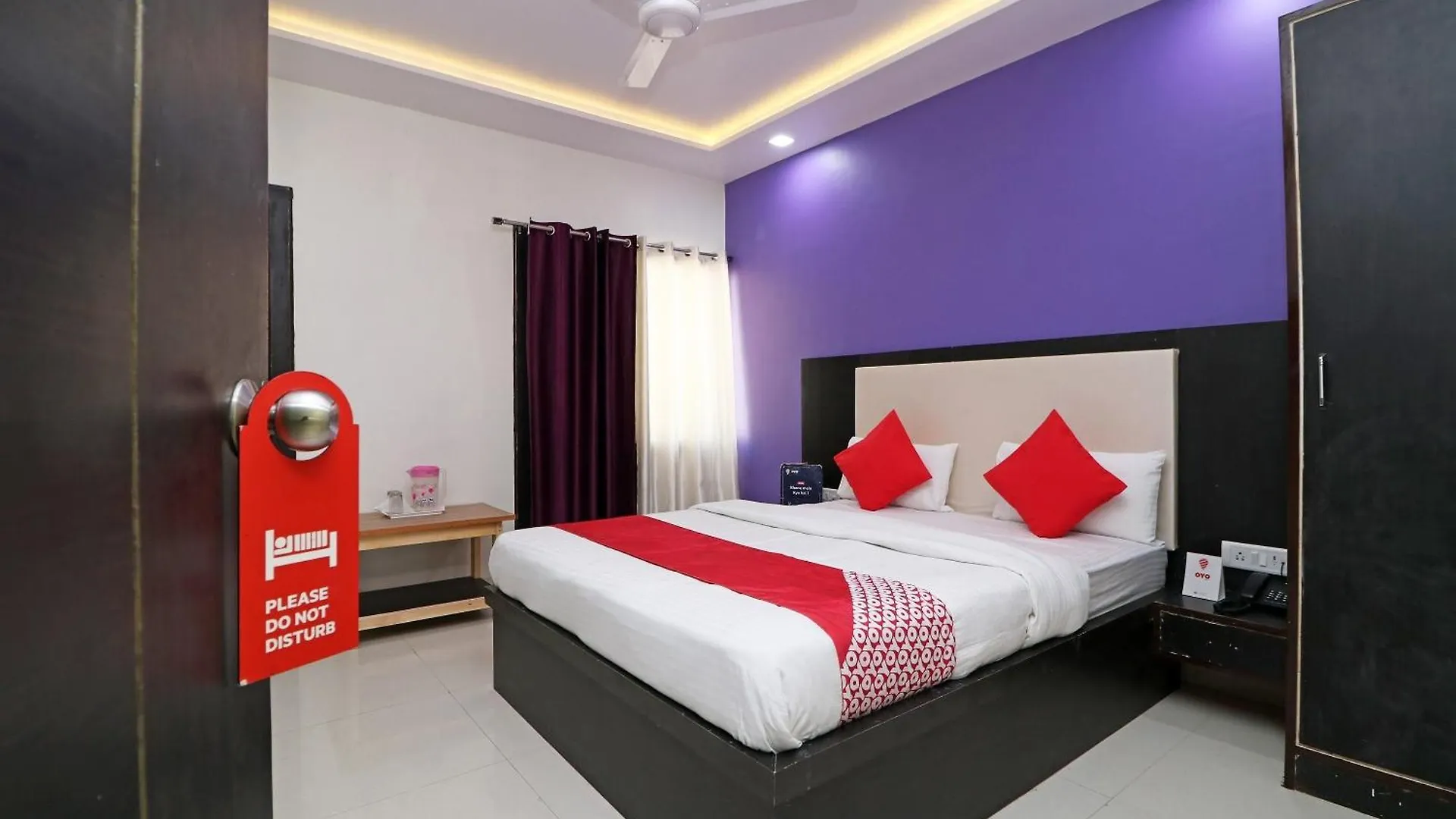 אגרה Oyo Hotel The Orient Tree