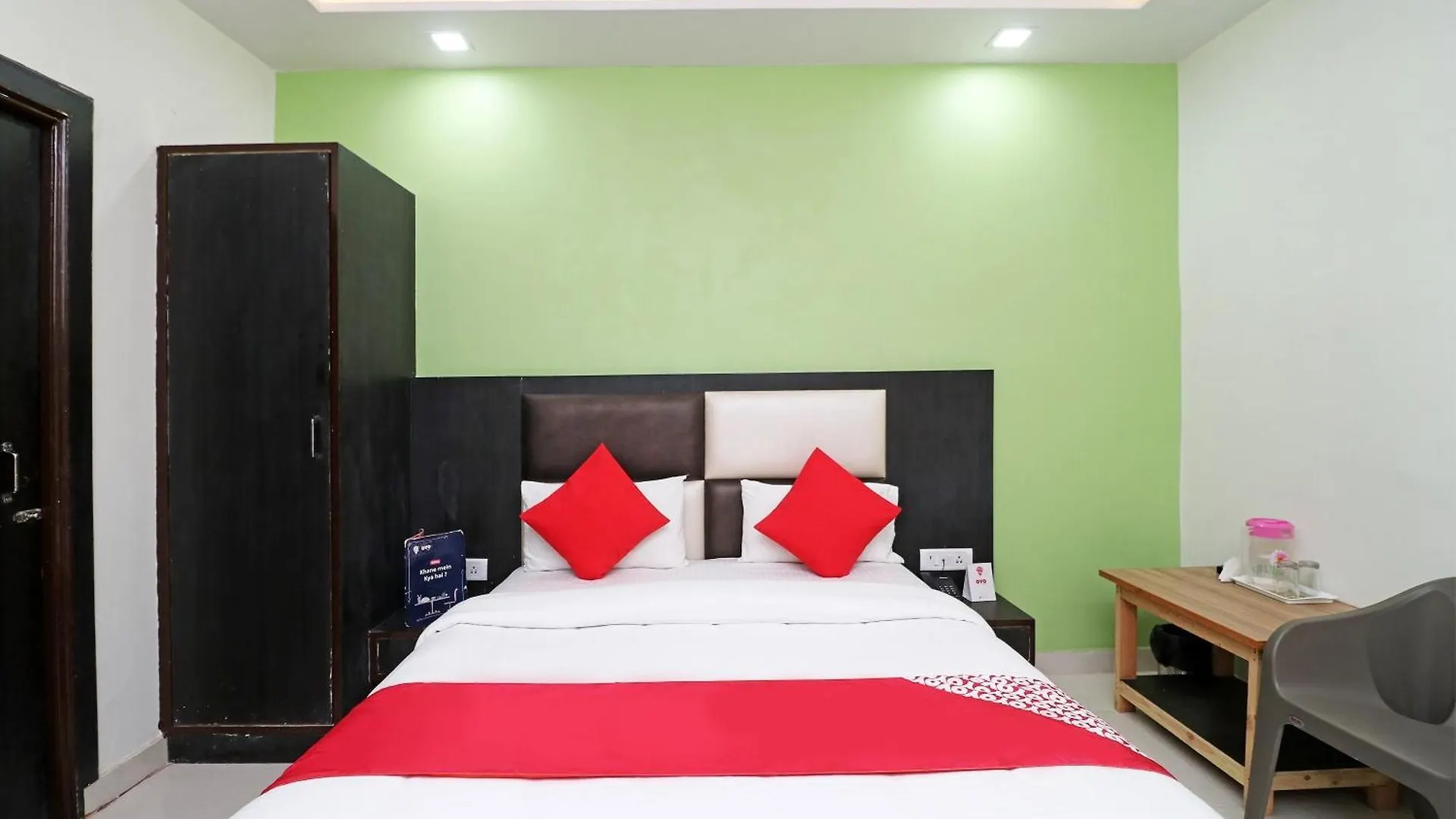 אגרה Oyo Hotel The Orient Tree